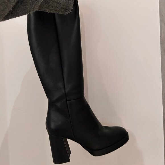 Steve Madden Black Heeled Boots - Picture 3 of 4